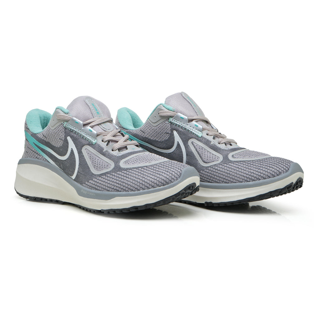 Tênis Nike Vomero 17